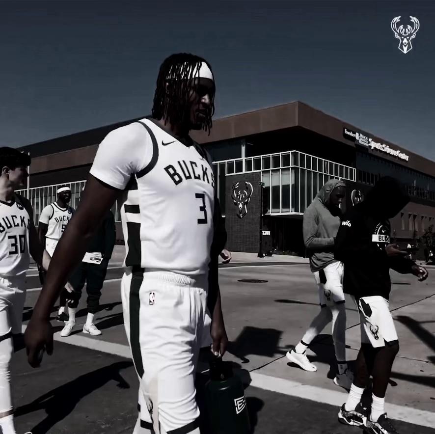 德甲今晨走向成谜;密尔沃基雄鹿队长鼓劲;质疑声仍在;高层口径保持一致(德扬库卢塞夫斯基) 德甲今晨走向成谜;密尔沃基雄鹿队长鼓劲;质疑声仍在;高层口径保持一致(德扬库卢塞夫斯基)