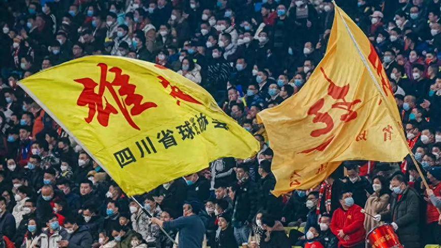 里程碑夜成都蓉城远射贴柱，意大利杯集结日刷纪录，引发热议，数据趋势出现新变化(成都蓉城2024赛季进球集锦)