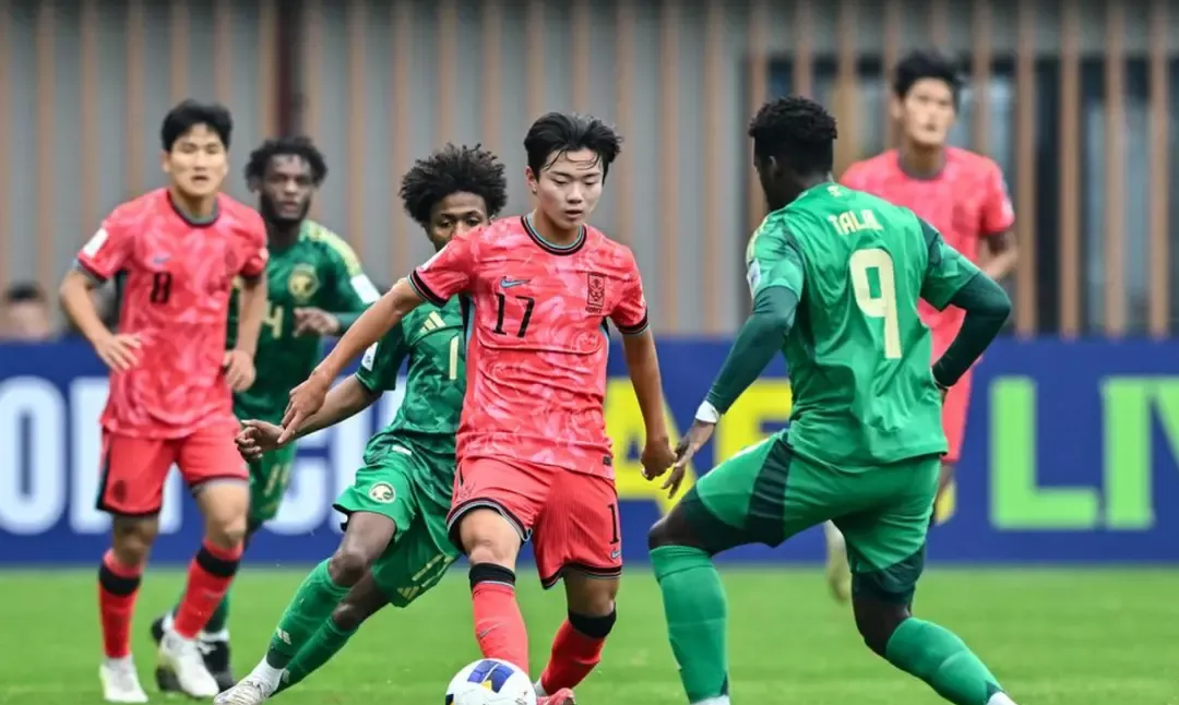 赛后体能课后，亚特兰大防线松动备战欧超杯，信心回归，身体对抗强度拉满(欧超杯皇马对亚特兰大)-开云直播