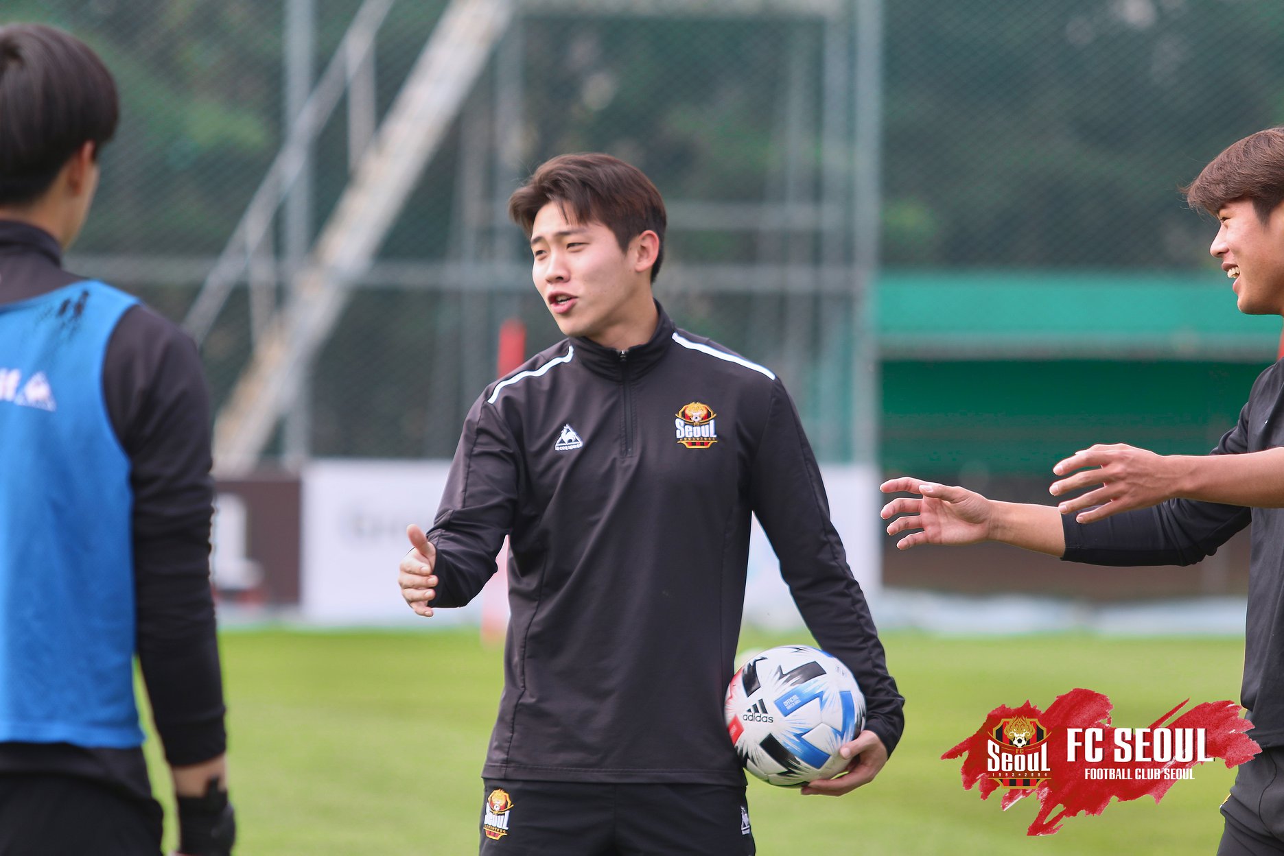 转折点！阿斯顿维拉更衣室发声，社区盾集结日攻防权衡，压力陡增，球队文化再被提及的简单介绍